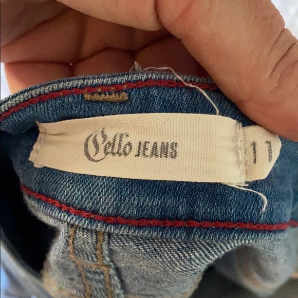 Destructed jeans! - Picture 4 of 5